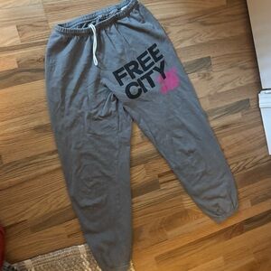 Freecity sweatpants XS